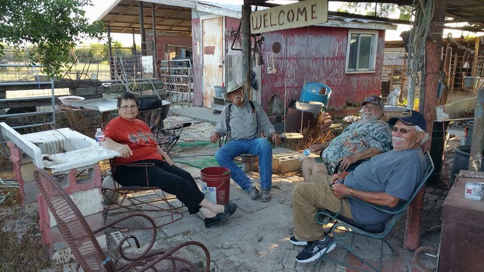 44335546_10215586758475967_3683176104064974848_n